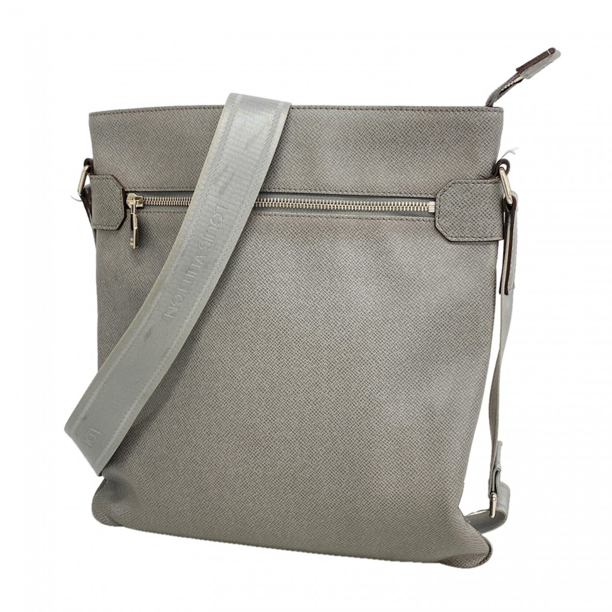 Louis Vuitton Taiga Sasha Shoulder Bag M32630 Glacier Men's